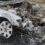 Auto verwoest door brand in parkeergarage Oostzaan, woningen uit voorzorg ontruimd